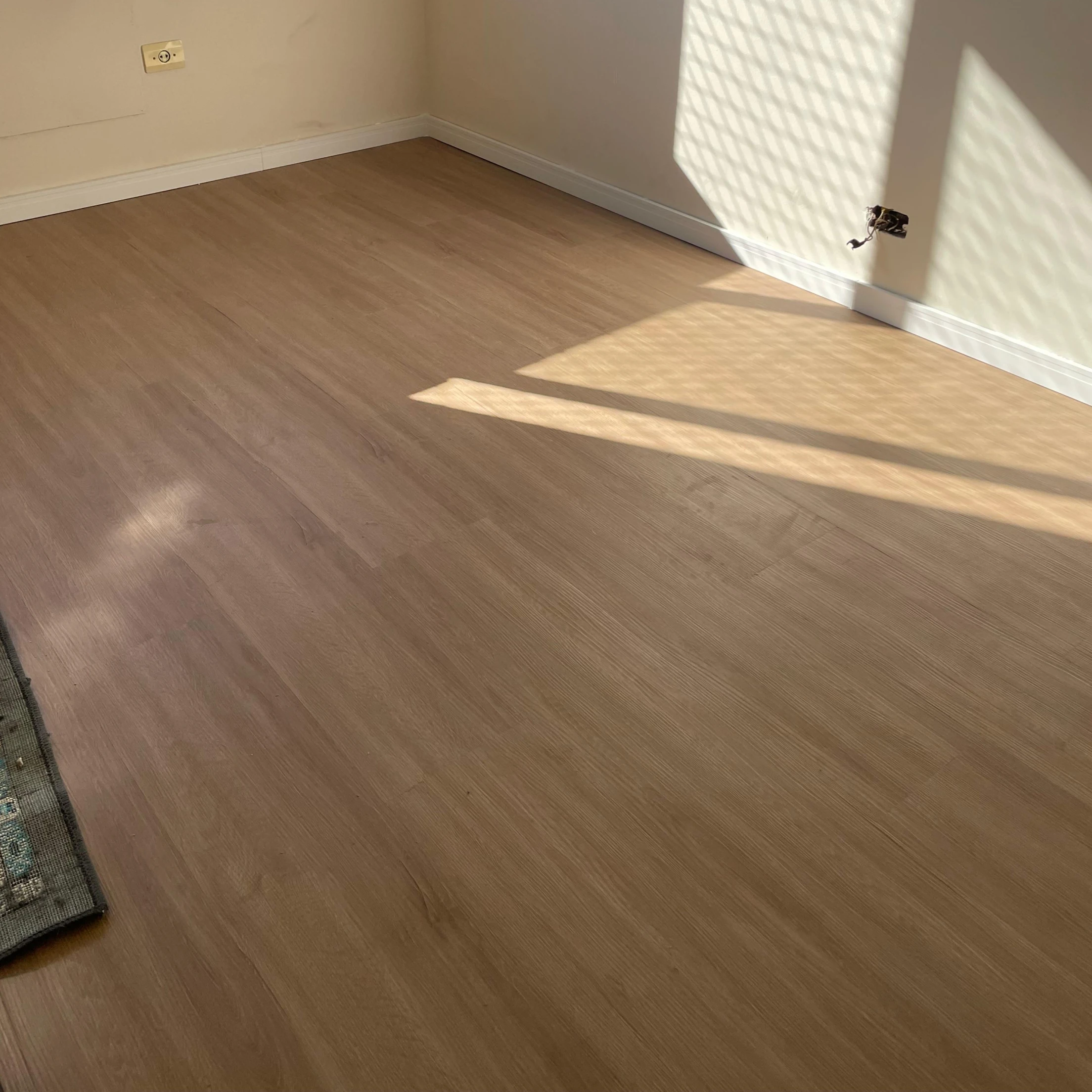 Obra de piso vinílico 2